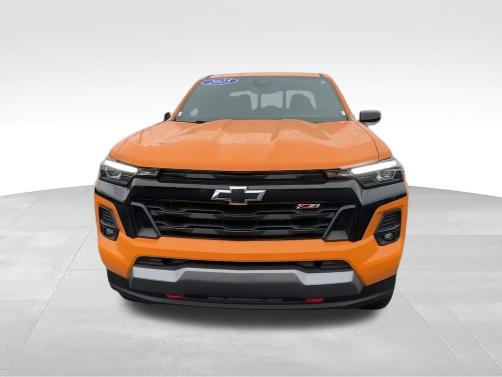 Used 2025 Chevrolet Colorado Z71 w/ Z71 Convenience Package 2 AWD/4WD image 4