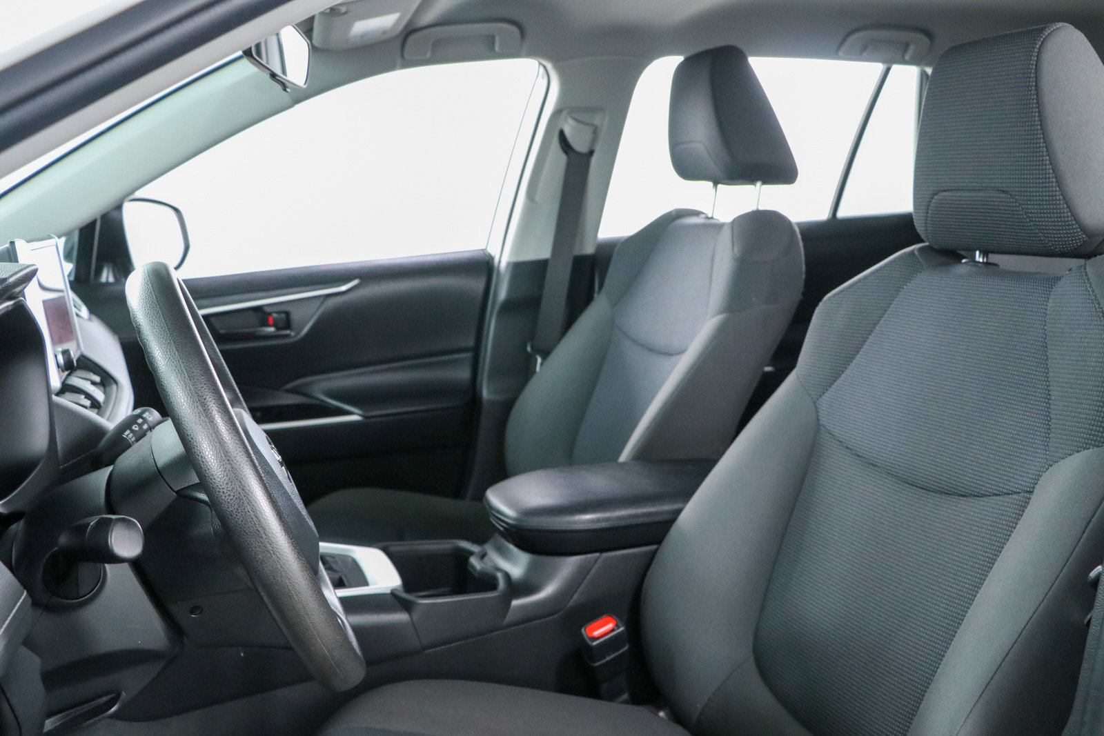 Used 2024 Toyota RAV4 LE FWD image 23