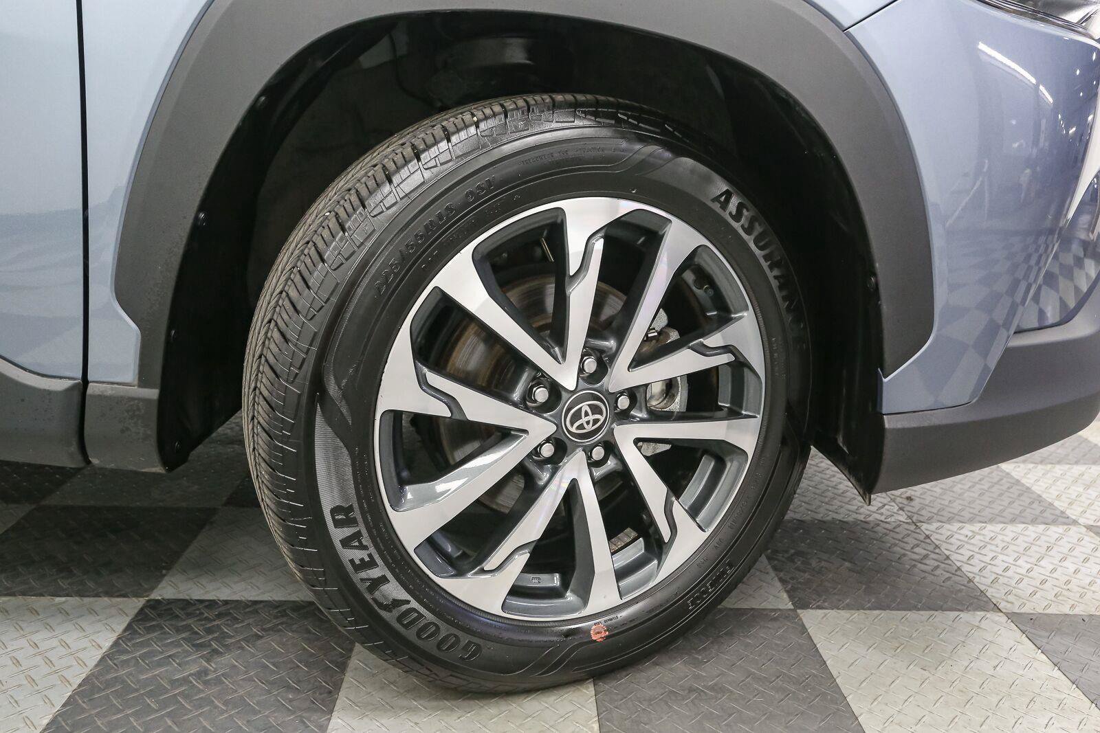 Certified 2023 Toyota Corolla Cross XLE w/ Convenience Package AWD/4WD image 16
