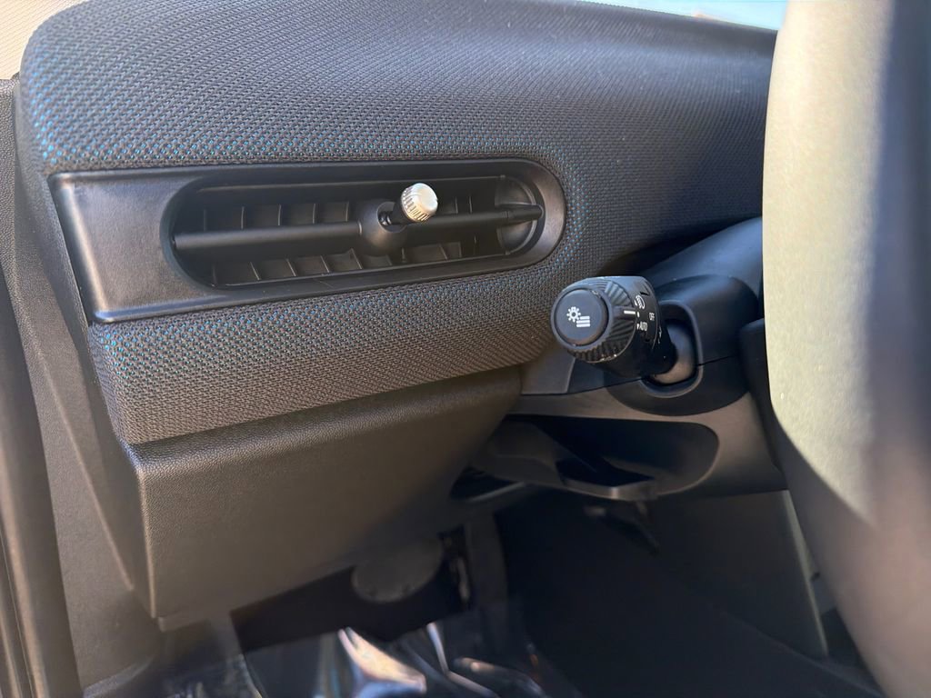 Used 2025 MINI Cooper 2-Door Hardtop image 29