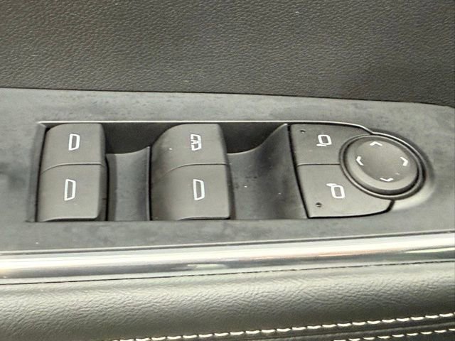 Used 2025 GMC Acadia Elevation image 32