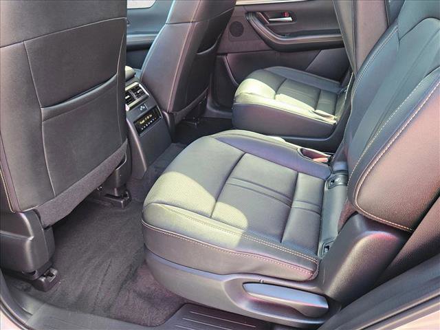 Used 2025 MAZDA CX-90 3.3 Turbo w/ Premium Sport Pkg image 18