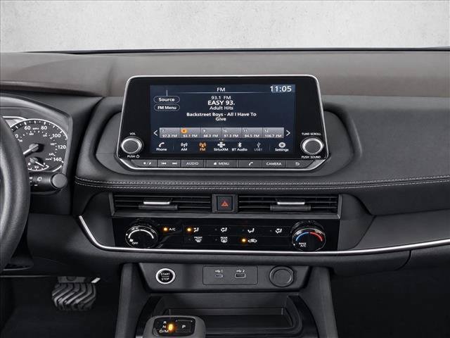 Used 2023 Nissan Rogue S AWD/4WD image 28