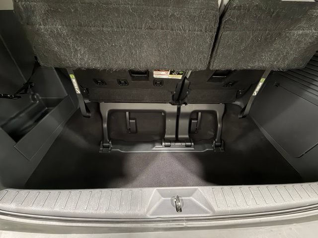 Used 2024 Toyota Sienna XLE FWD image 21