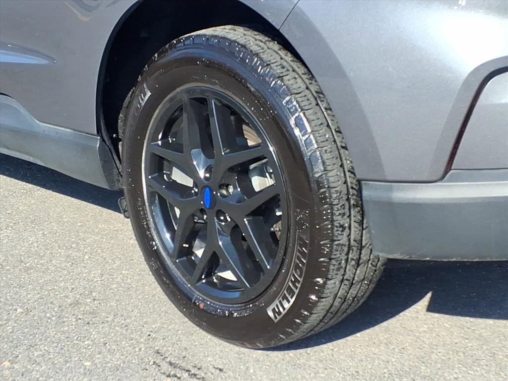 Used 2024 Ford Edge SEL image 9