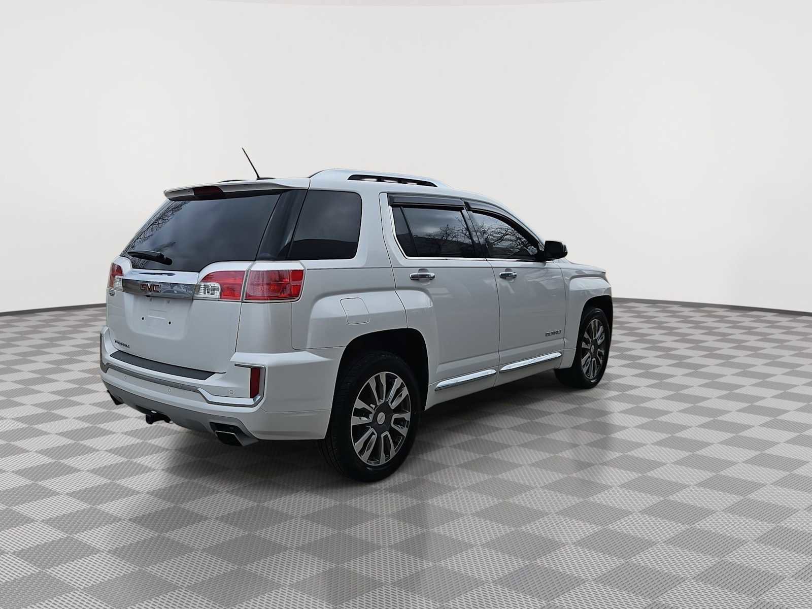 Used 2017 GMC Terrain Denali image 8