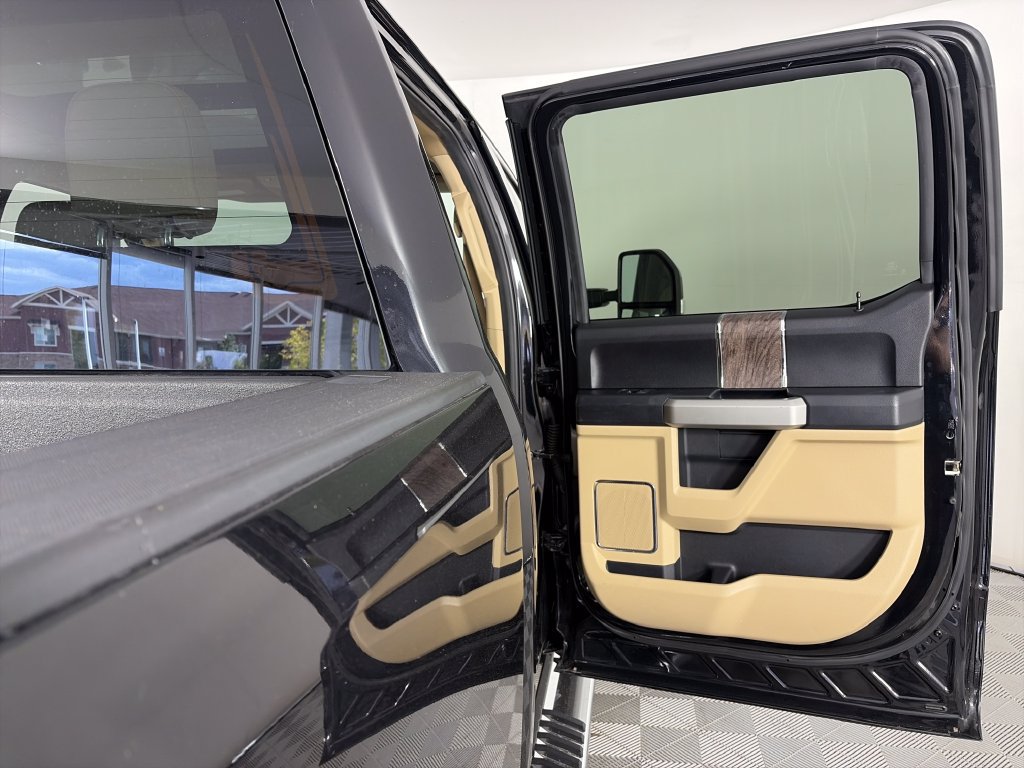 Used 2019 Ford F350 Lariat w/ Lariat Ultimate Package AWD/4WD image 29