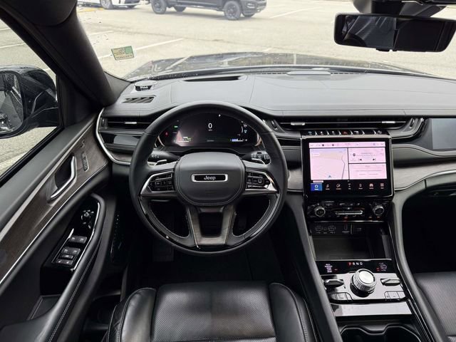 Used 2022 Jeep Grand Cherokee Overland w/ Advanced Protech Group III image 15