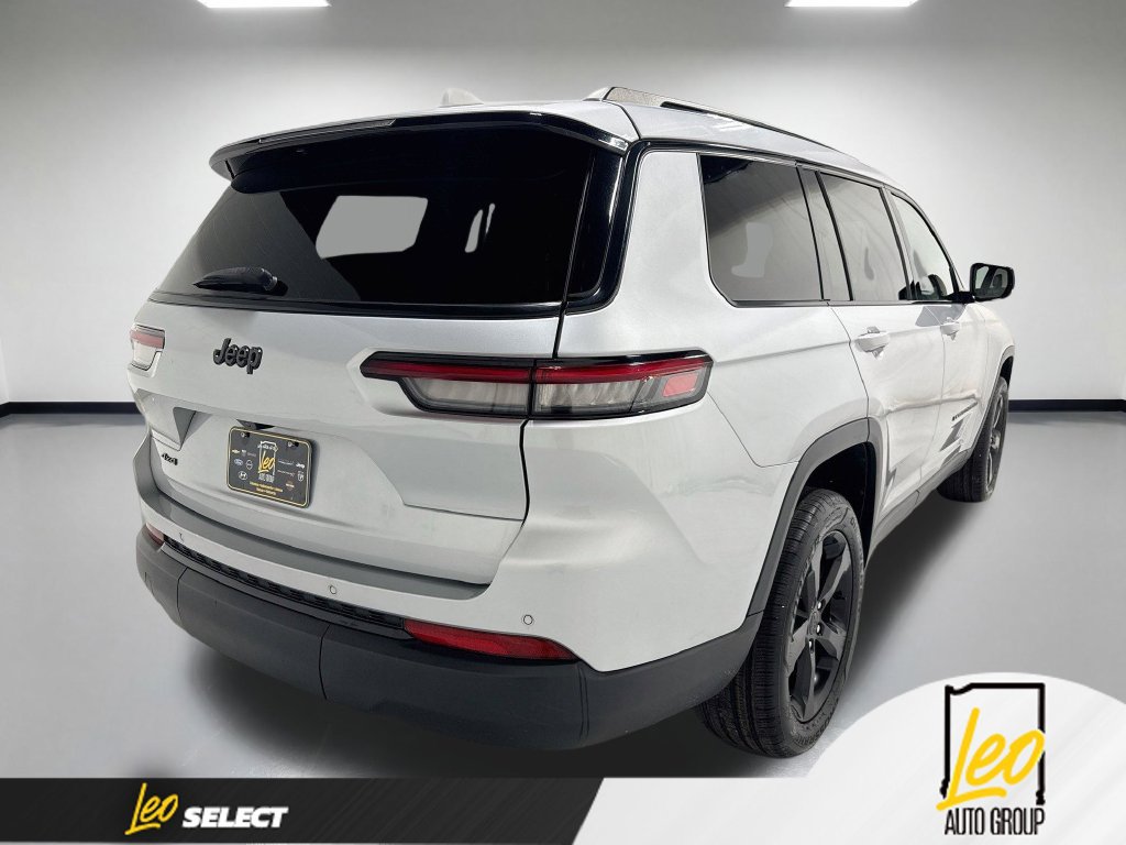 Used 2023 Jeep Grand Cherokee L Laredo AWD/4WD image 8