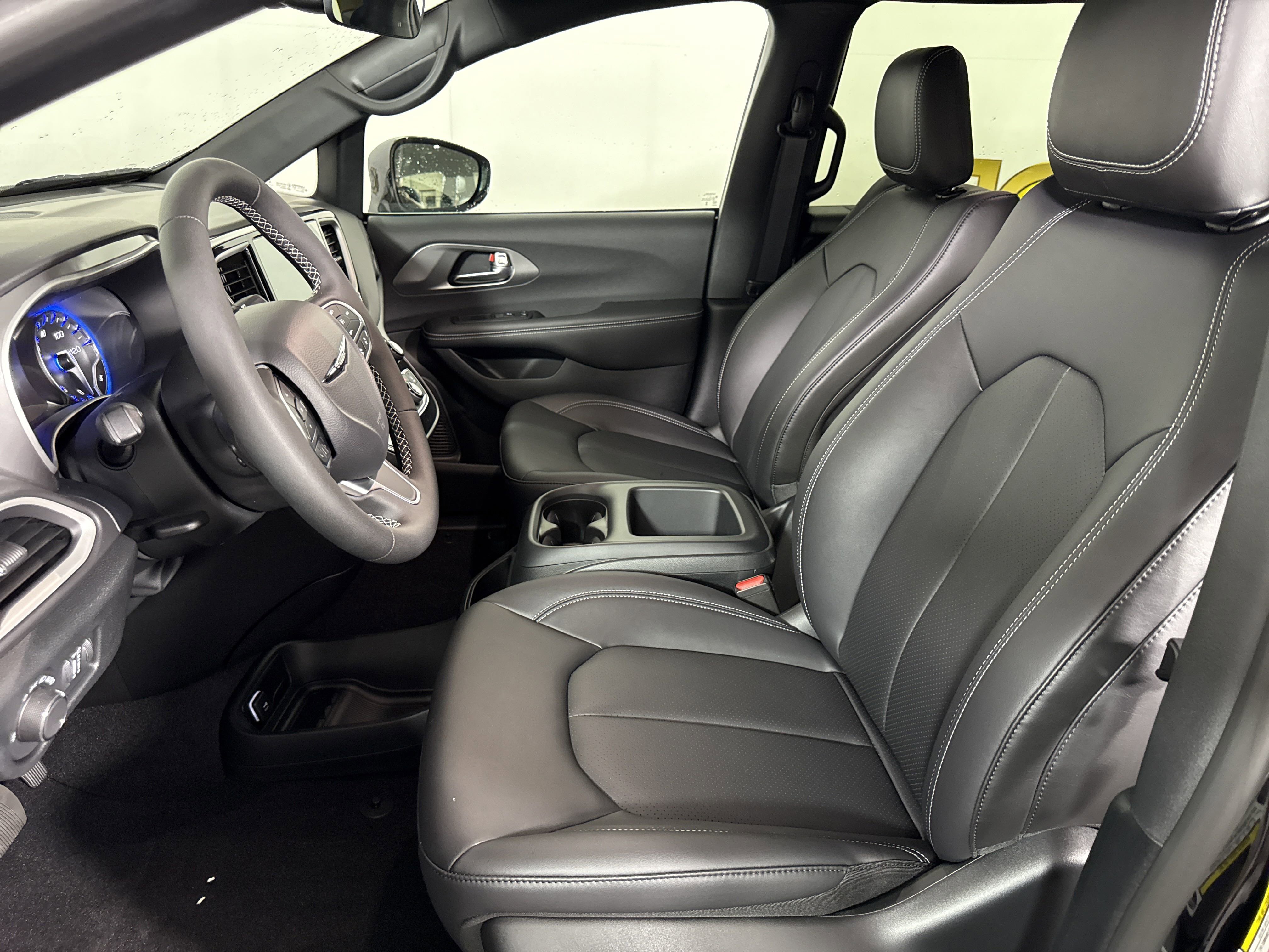 New 2026 Chrysler Voyager LX FWD image 12