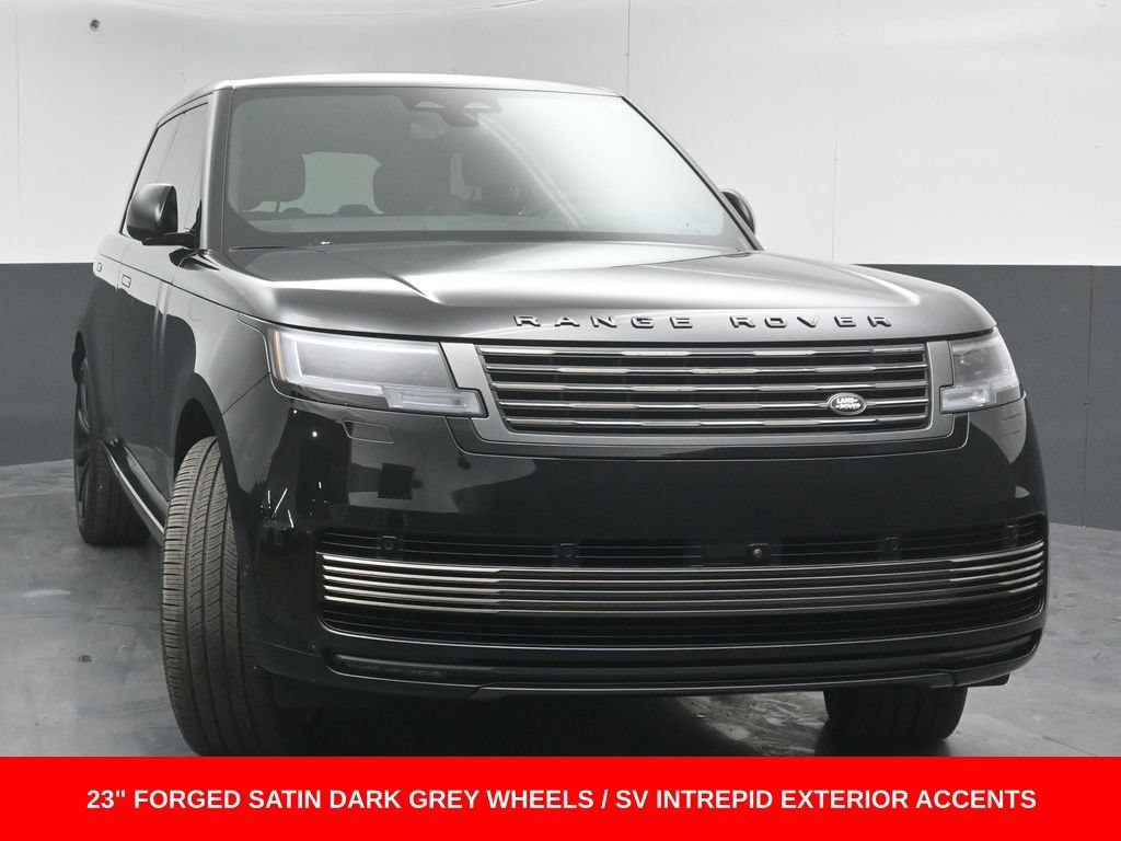 Used 2025 Land Rover Range Rover SV AWD/4WD image 2
