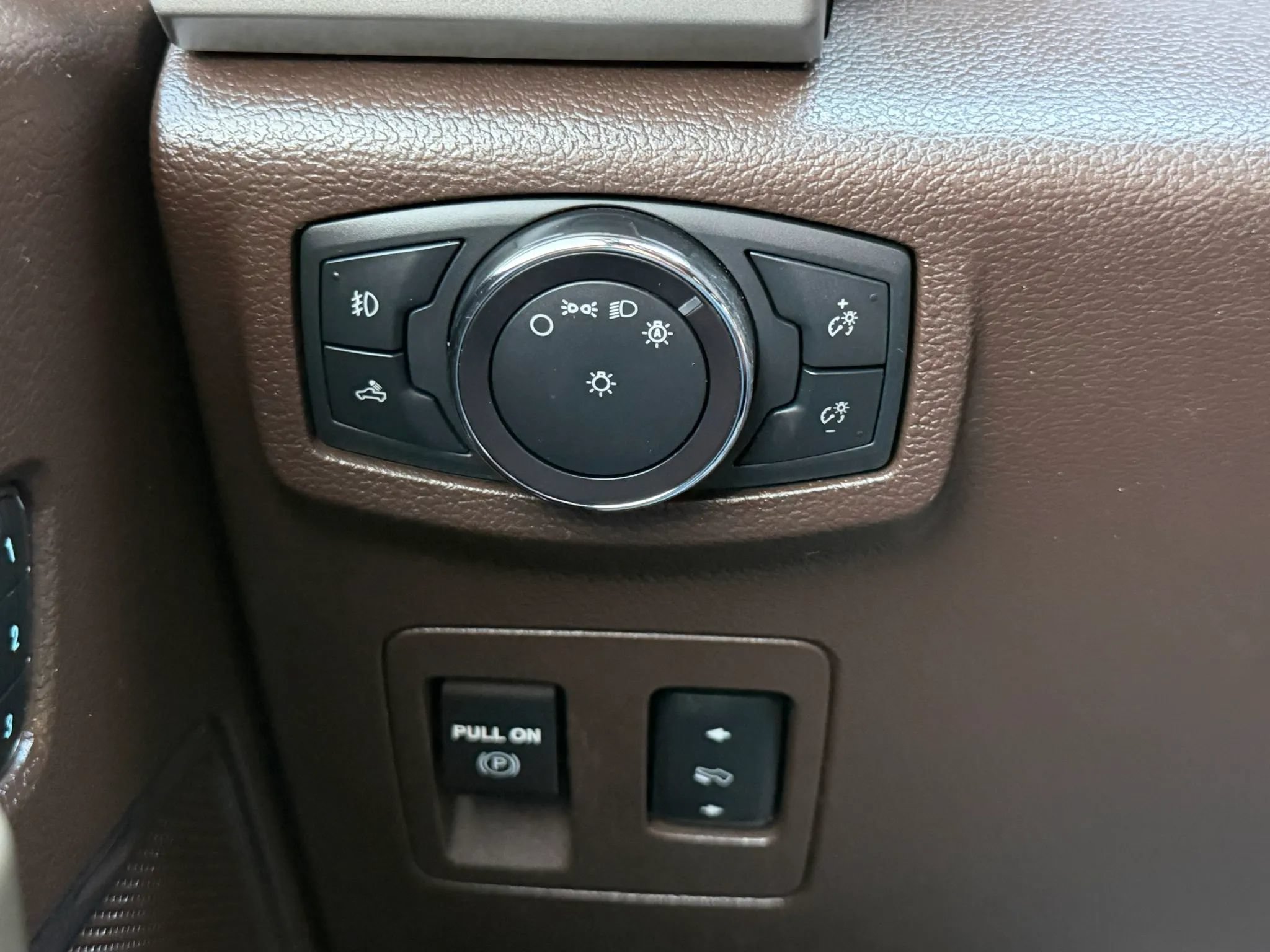Used 2018 Ford F150 King Ranch w/ Equipment Group 601A Luxury AWD/4WD image 20