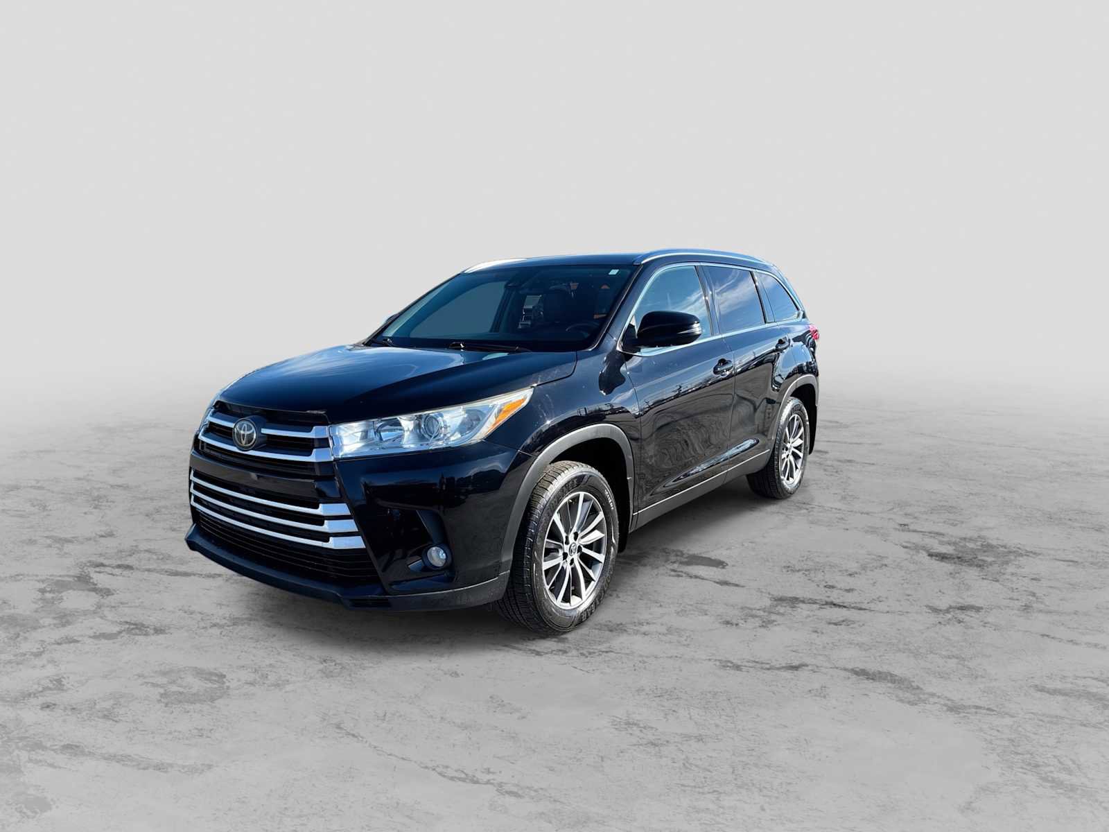 Used 2019 Toyota Highlander XLE image 4