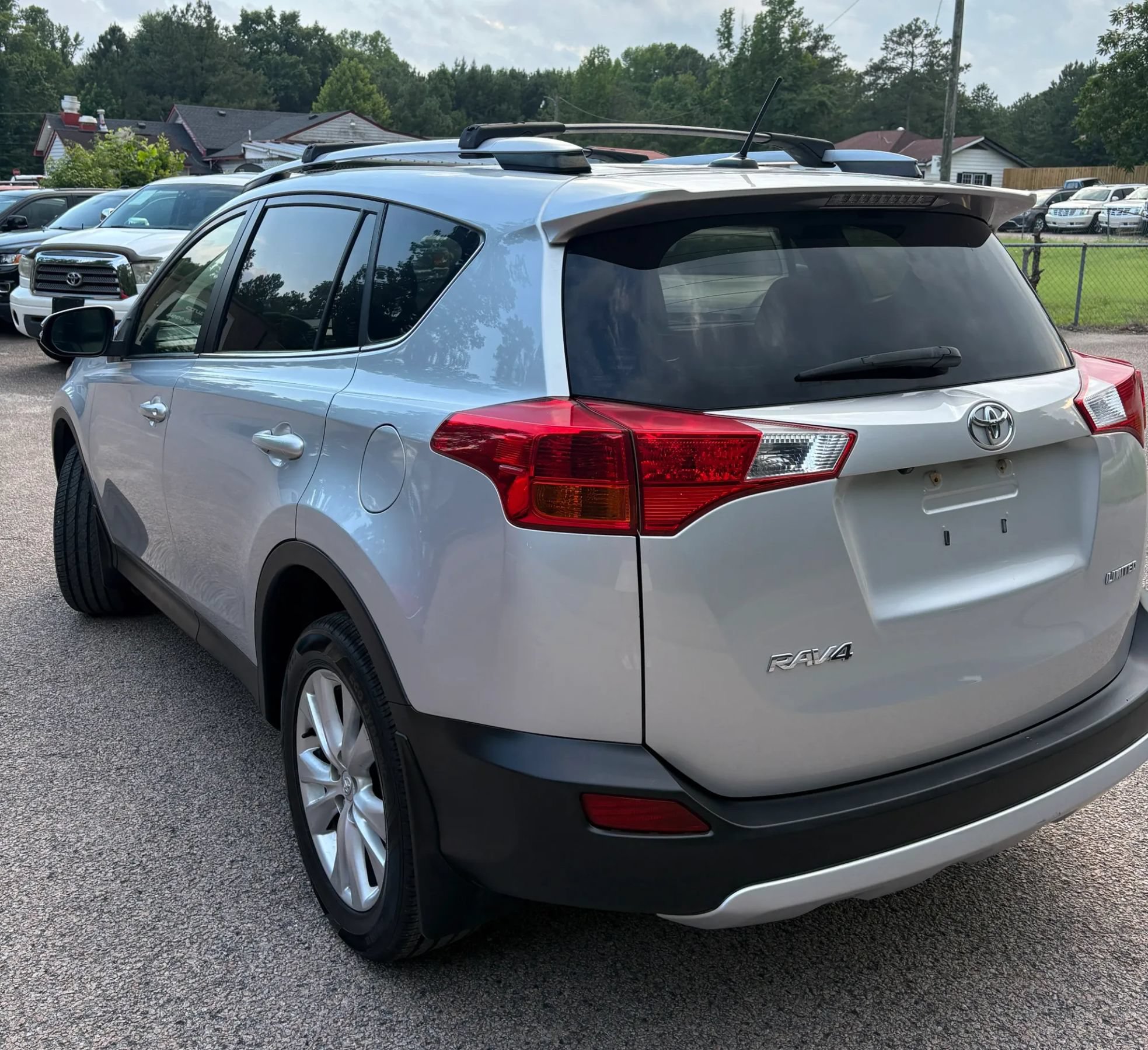 Used 2015 Toyota RAV4 Limited w/ Outdoor Package FWD image 5