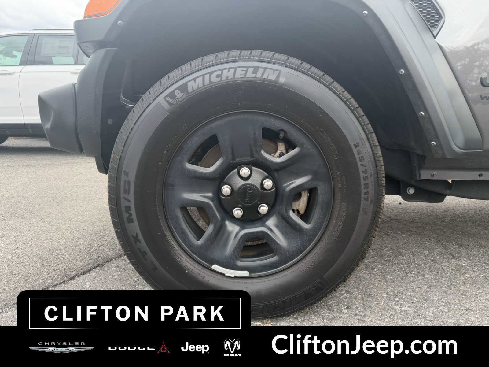 Used 2022 Jeep Wrangler Unlimited Sport AWD/4WD image 9