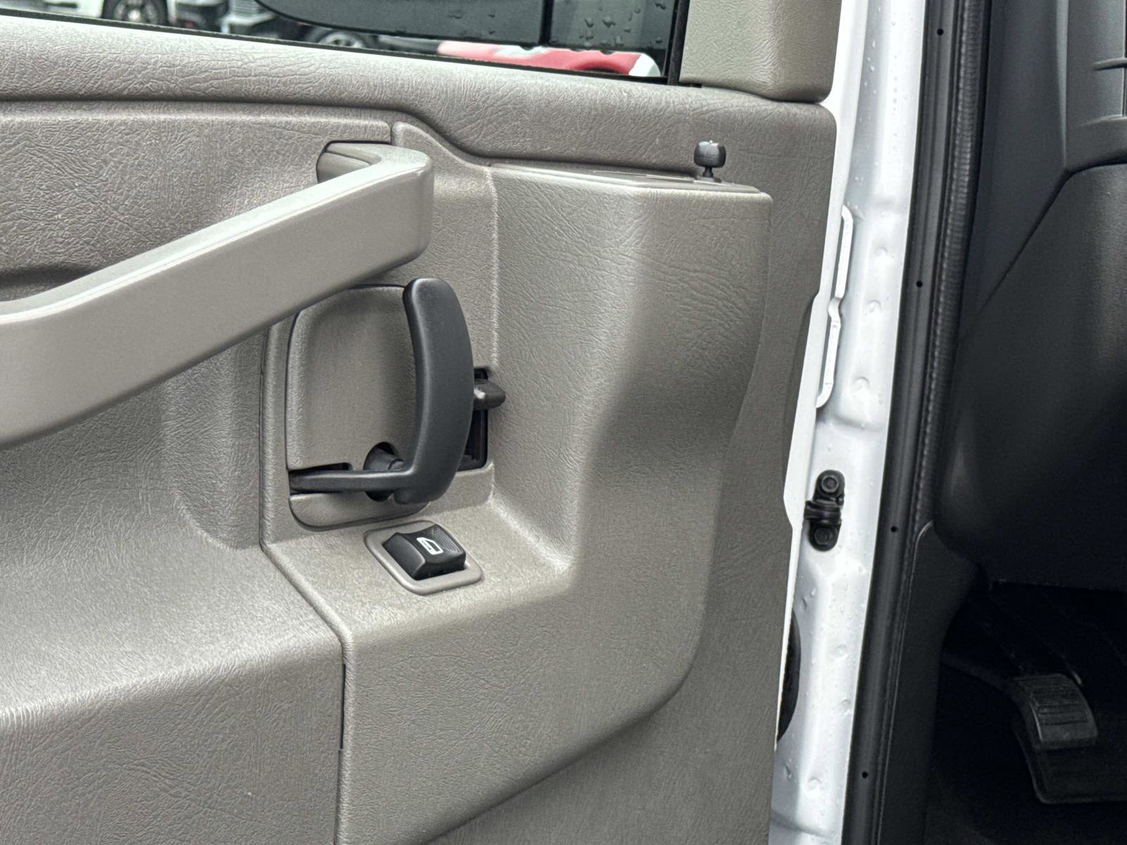 Used 2024 Chevrolet Express 3500 LT w/ LT Preferred Equipment Group image 20