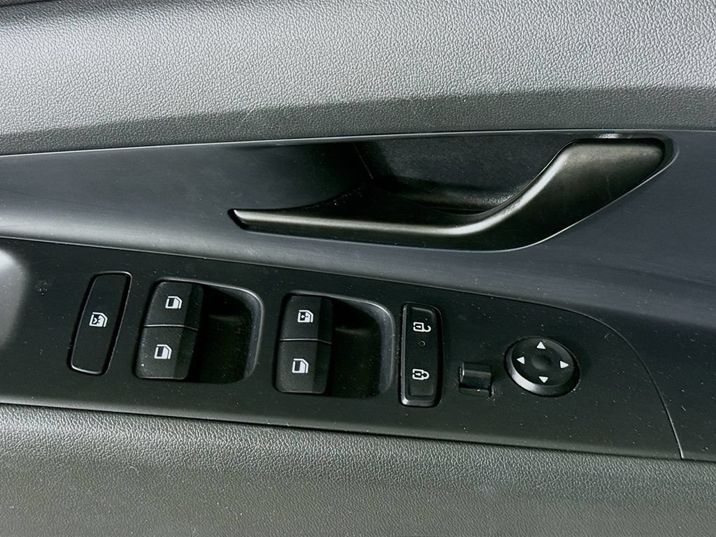 Certified 2025 Hyundai Elantra Sport FWD image 22