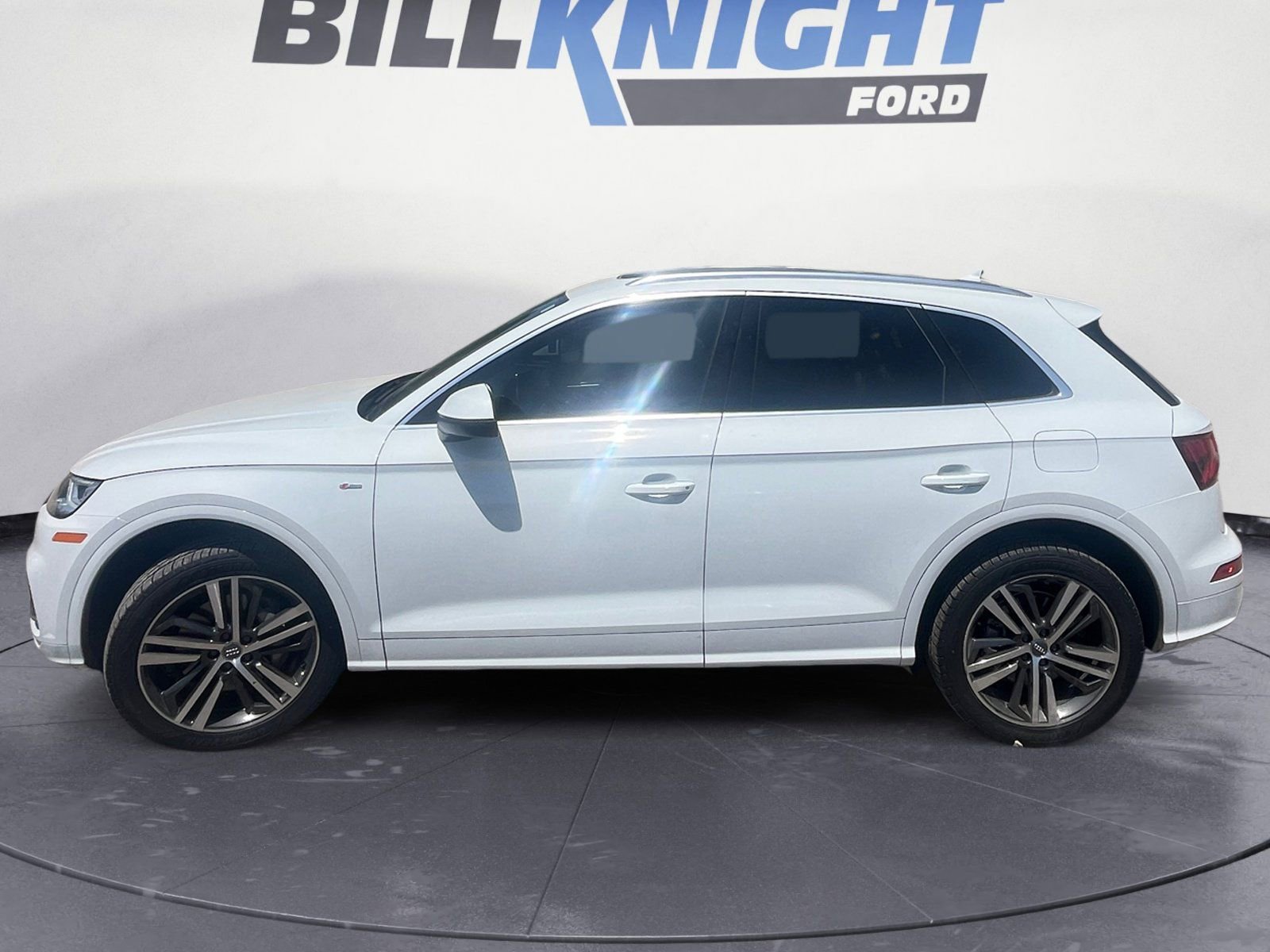 Used 2020 Audi Q5 e Premium Plus w/ Premium Plus Package AWD/4WD image 2
