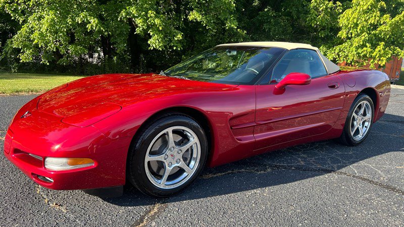 Used 2001 Chevrolet Corvette Convertible w/ Preferred Equipment Group2 RWD image 6