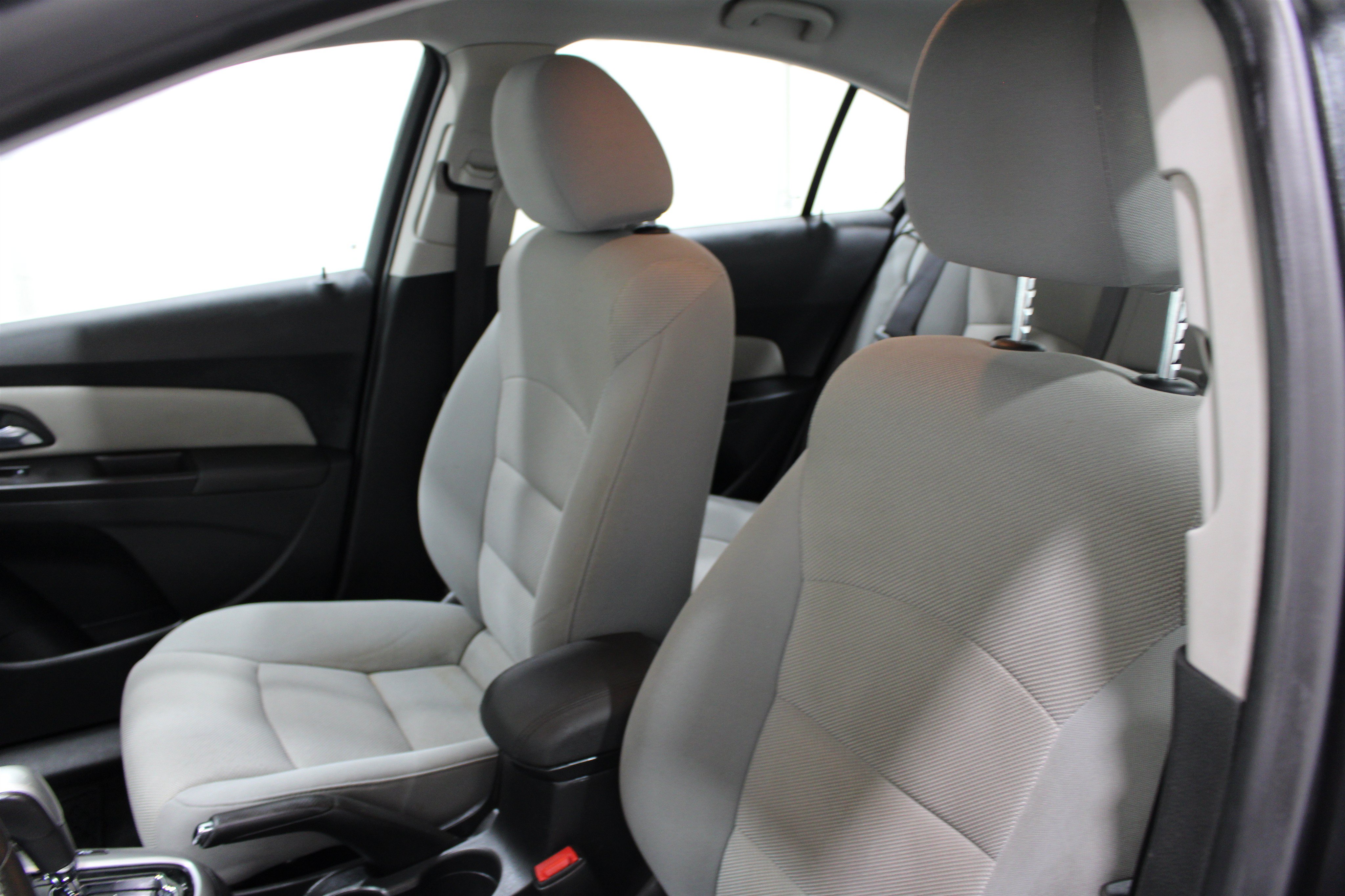 Used 2014 Chevrolet Cruze LT FWD image 4