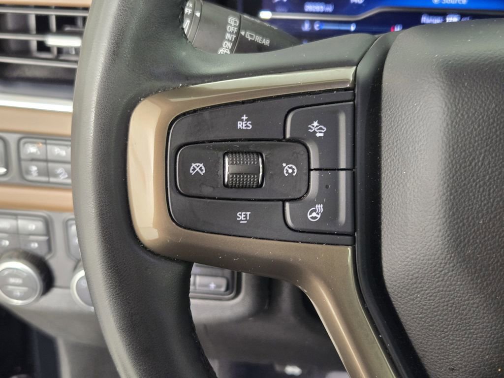 Used 2024 Chevrolet Suburban High Country AWD/4WD image 30