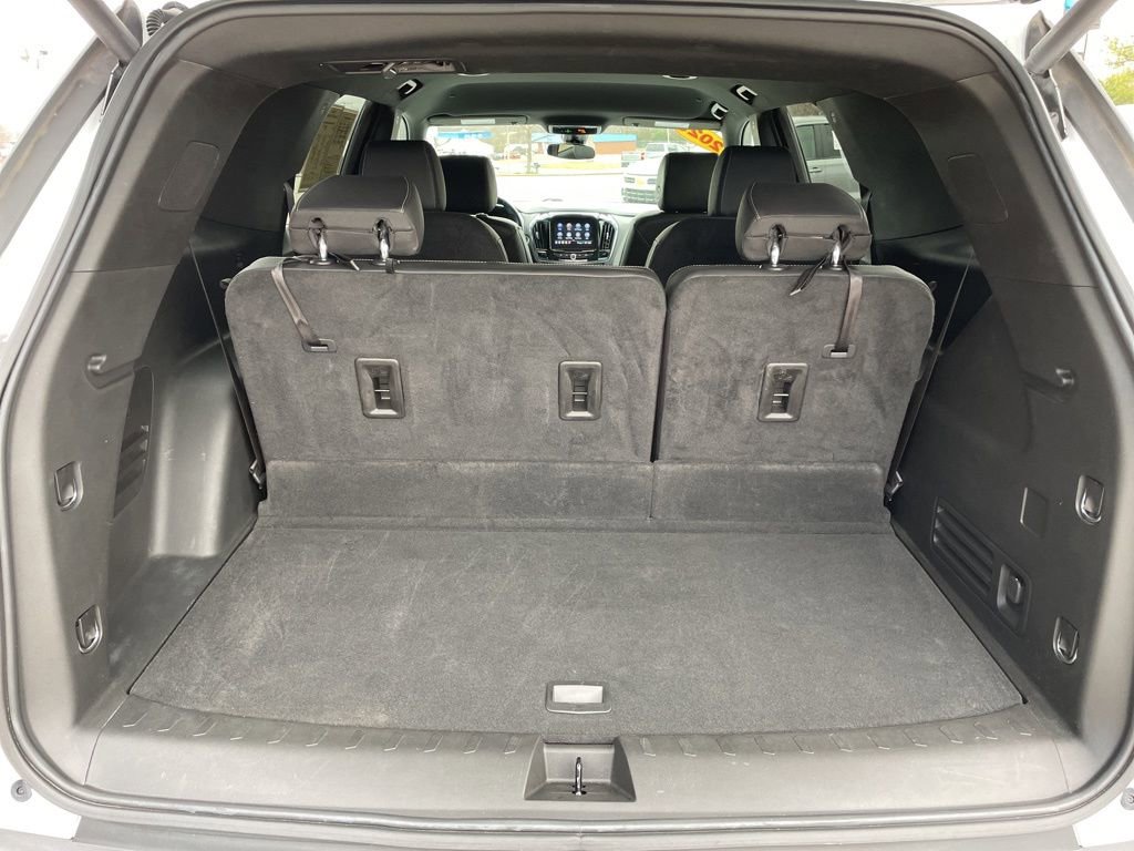 Used 2023 Chevrolet Traverse LT image 48