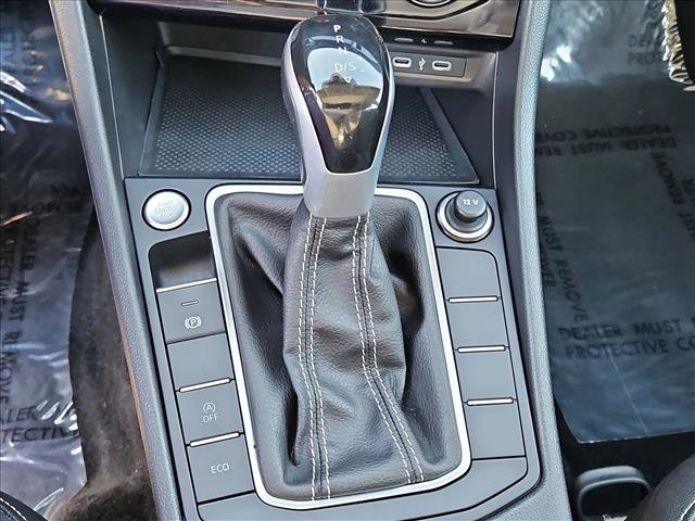 Used 2024 Volkswagen Jetta SE image 12