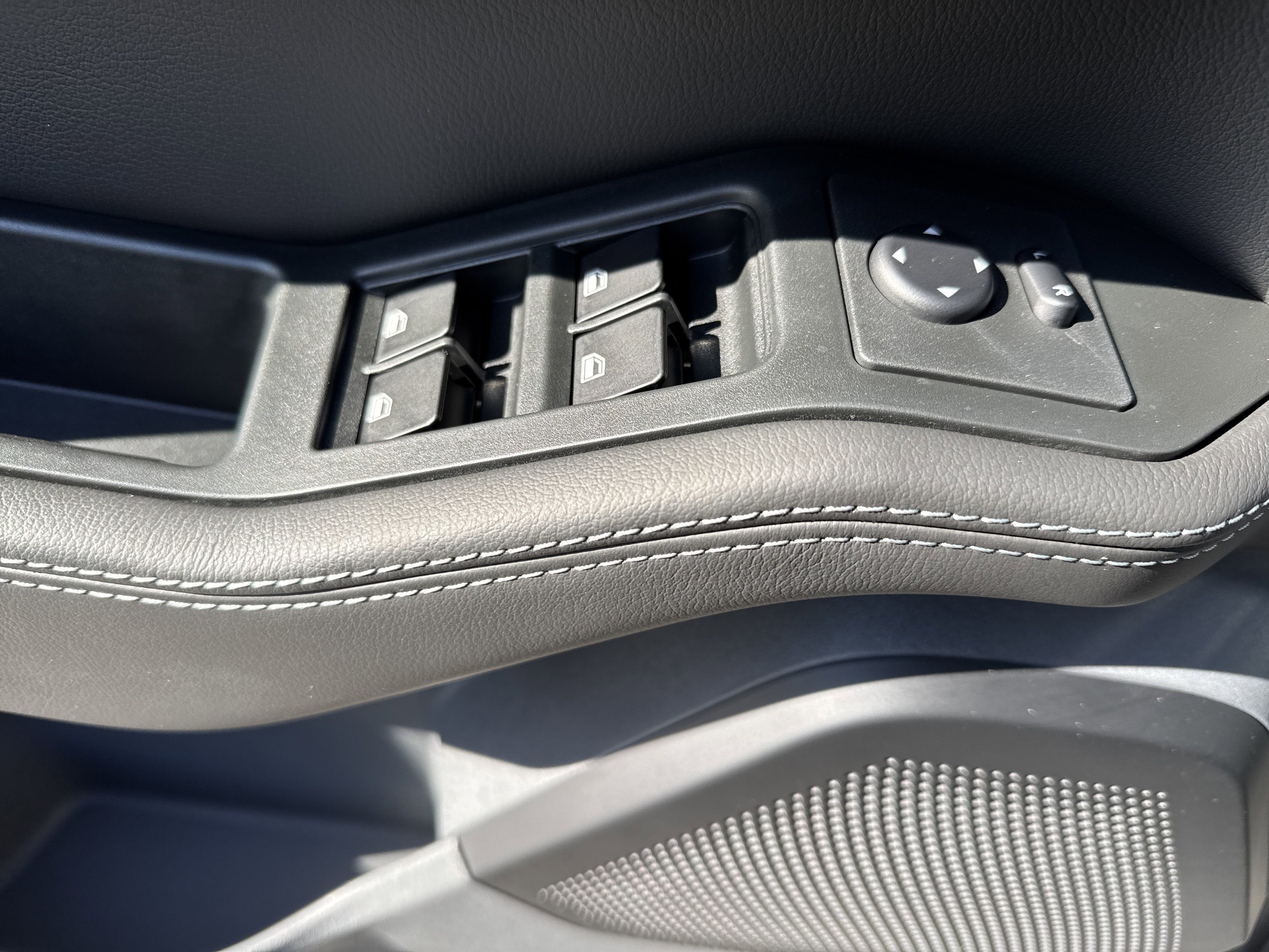 Used 2024 INEOS Grenadier Fieldmaster Edition image 15