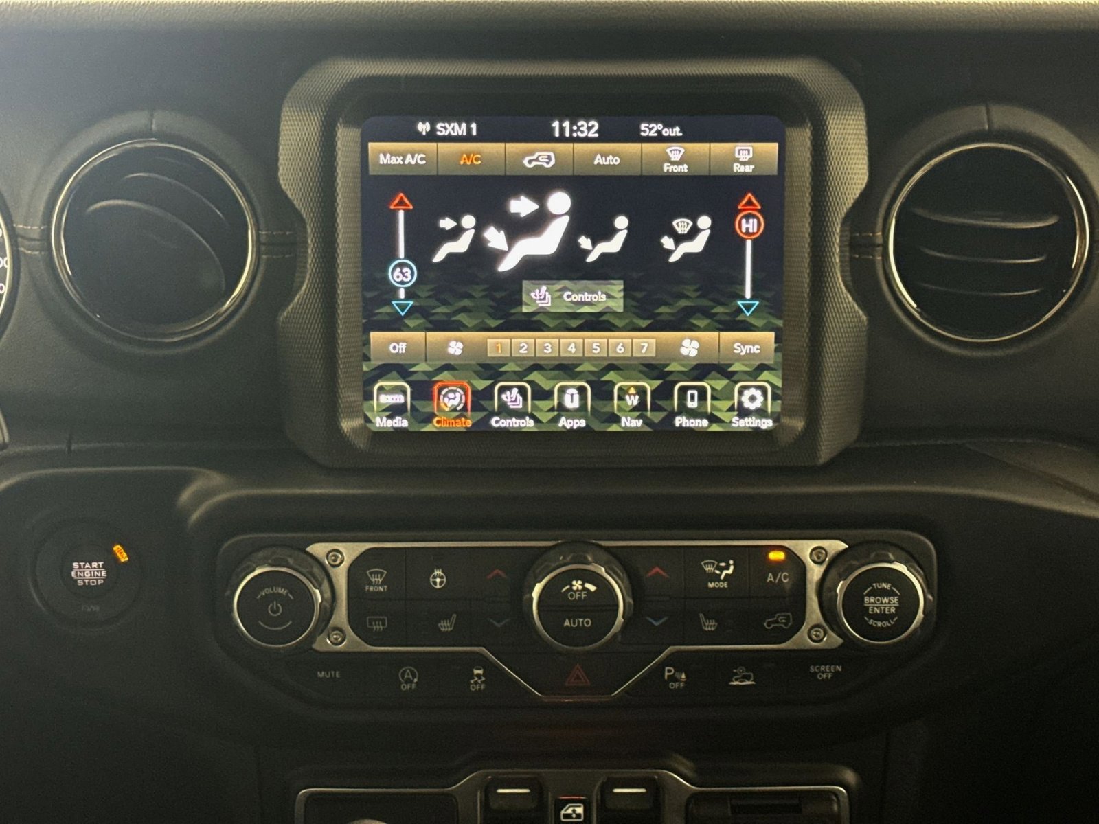 Used 2021 Jeep Wrangler Unlimited Sahara AWD/4WD image 21