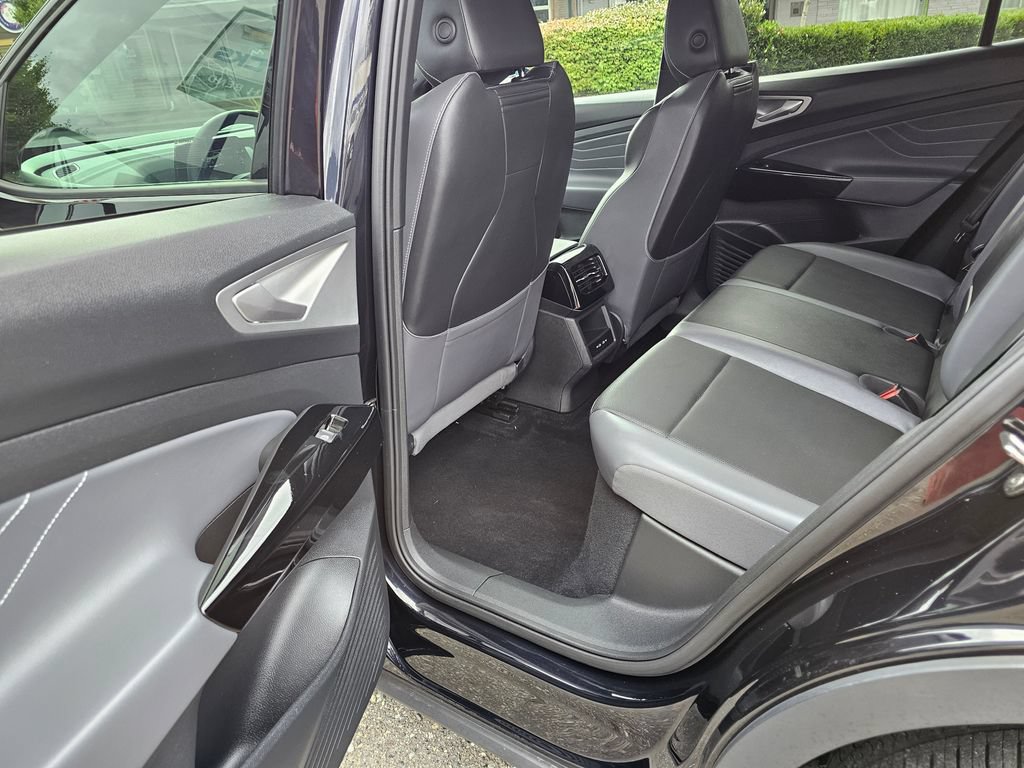 Used 2023 Volkswagen ID.4 Pro S RWD image 18