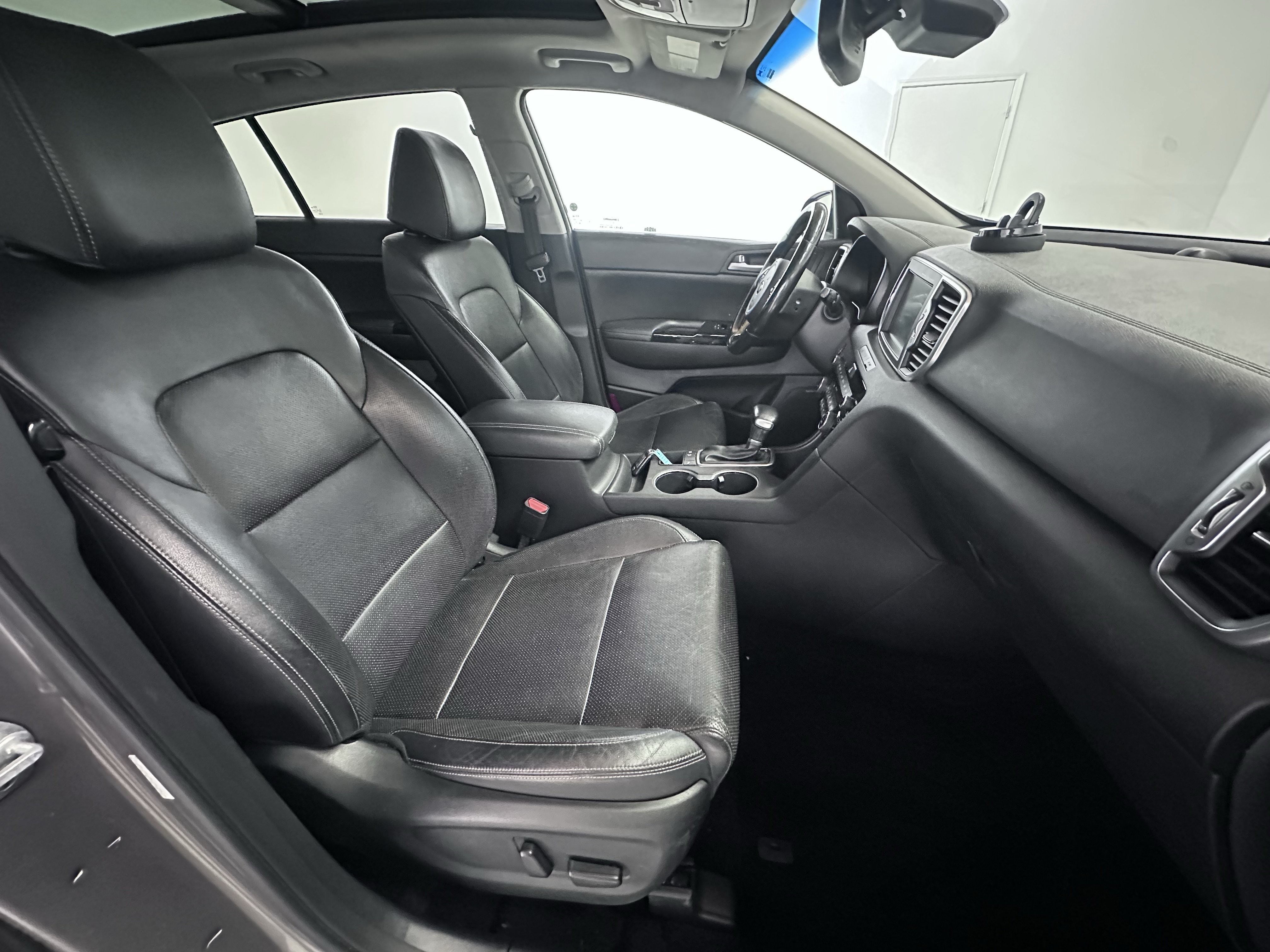 Used 2018 Kia Sportage EX w/ EX Technology Package FWD image 38