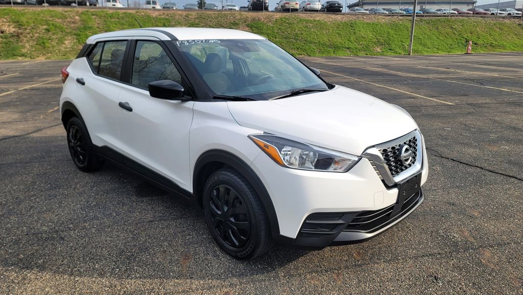Used 2020 Nissan Kicks S image 16
