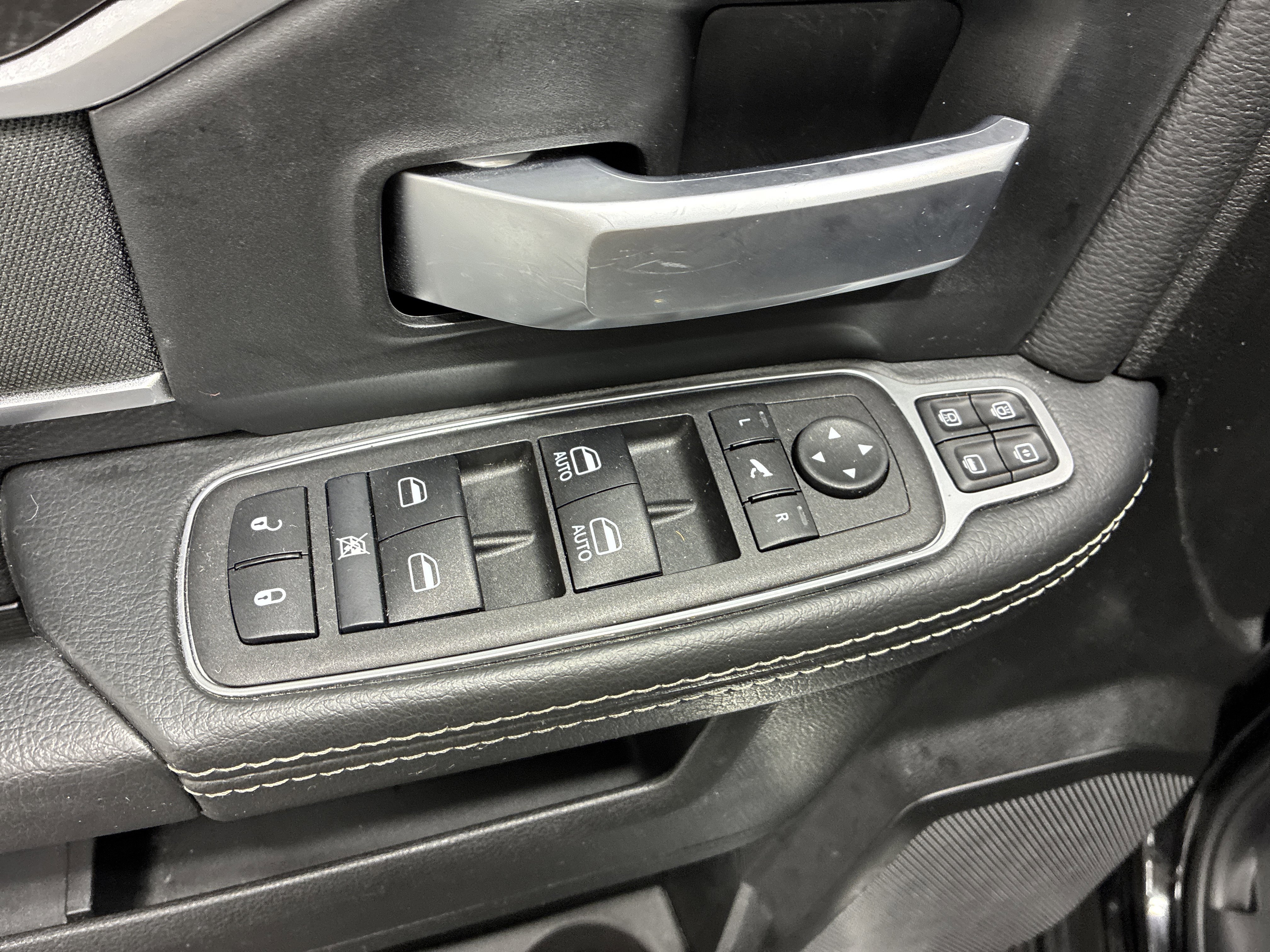 Certified 2024 RAM 2500 Big Horn w/ Safety Group AWD/4WD image 17