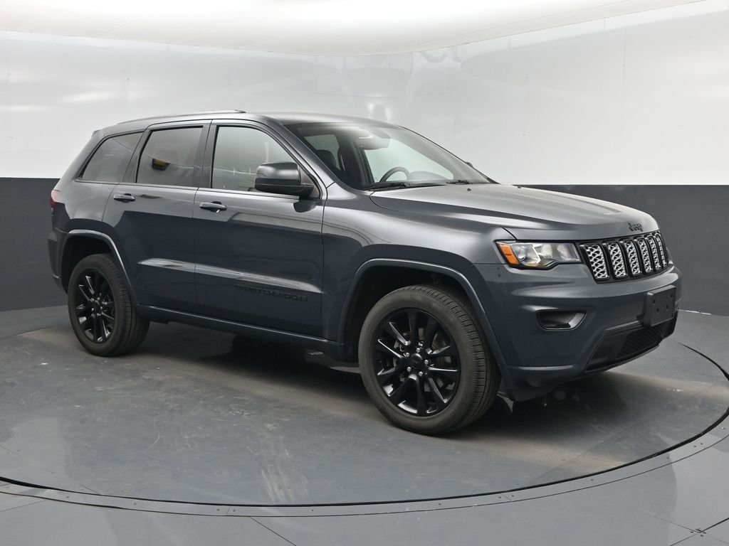 Used 2018 Jeep Grand Cherokee Altitude AWD/4WD image 1
