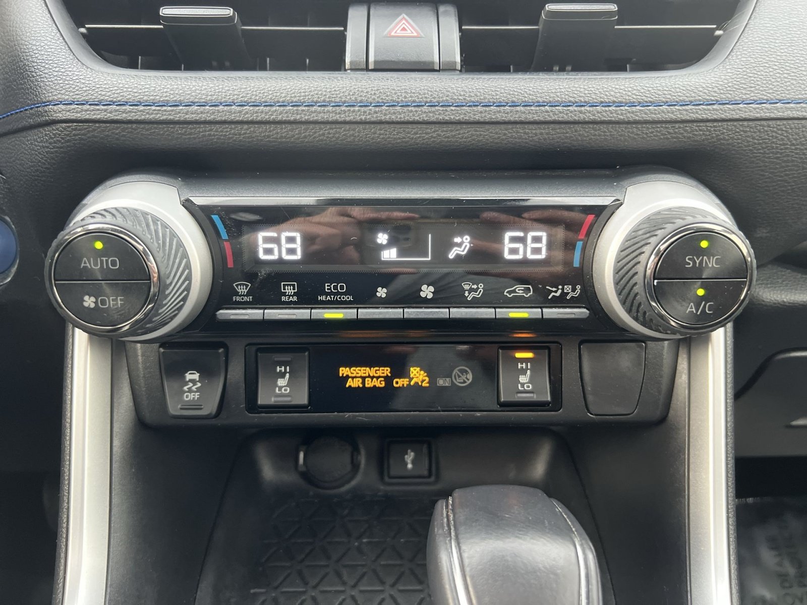 Used 2022 Toyota RAV4 SE w/ Convenience Package AWD/4WD image 20