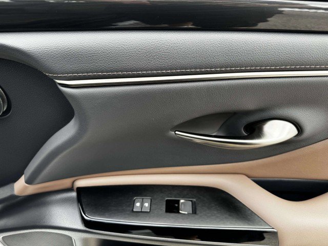Used 2023 Lexus ES 350 image 45