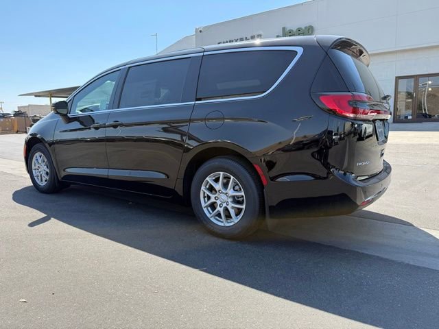 New 2026 Chrysler Pacifica Select FWD image 4