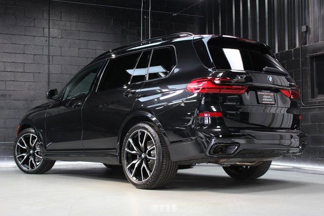 Used 2022 BMW X7 xDrive40i w/ M Sport Package AWD/4WD image 7
