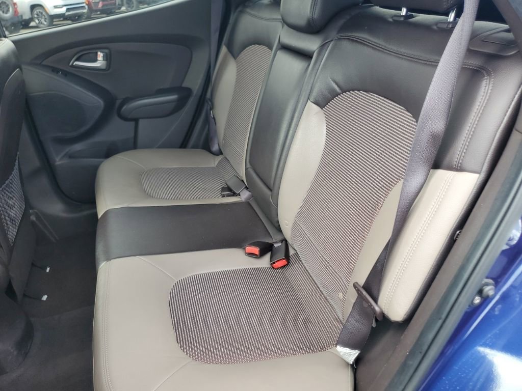 Used 2012 Hyundai Tucson GLS image 24