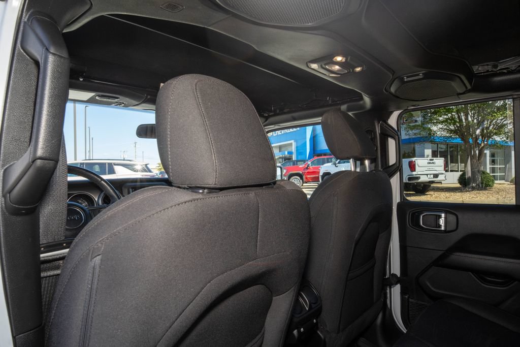 Used 2023 Jeep Wrangler Unlimited w/ Cold Weather Group AWD/4WD image 16
