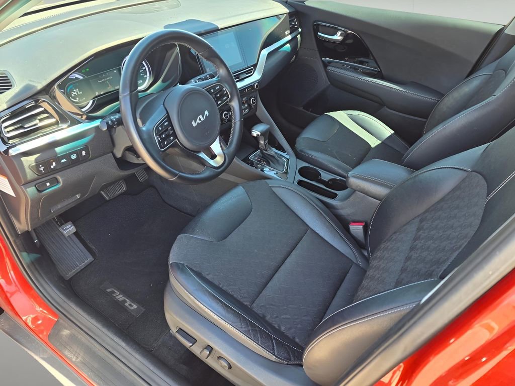 Used 2022 Kia Niro LXS FWD image 13