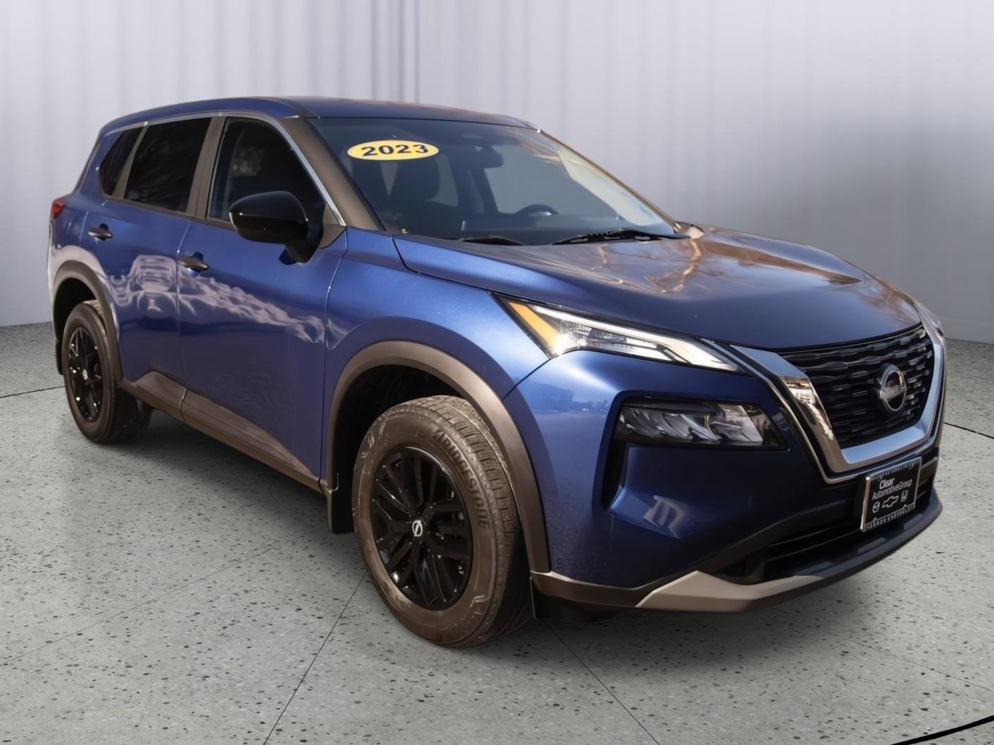 Used 2023 Nissan Rogue S video 1
