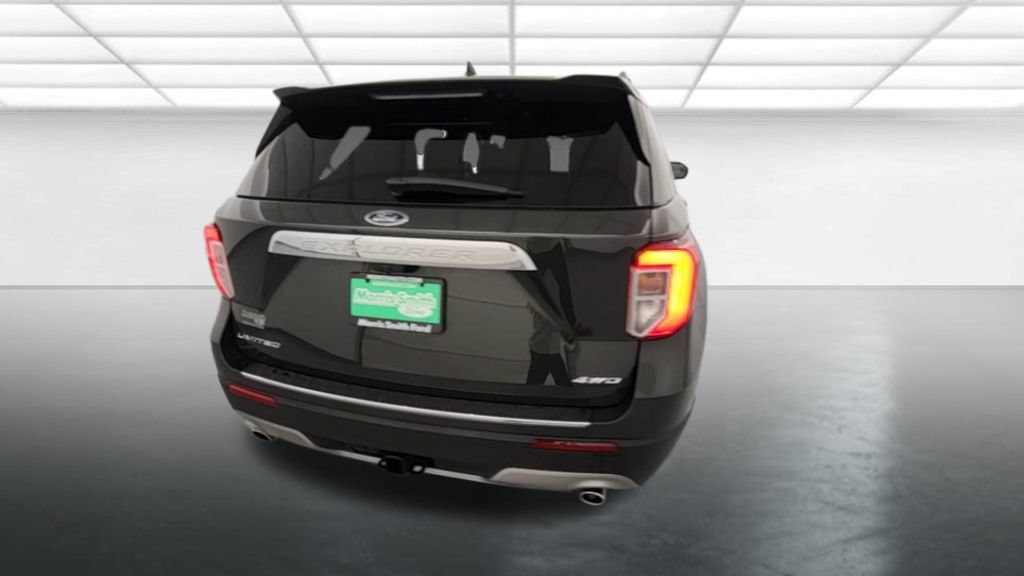 Used 2022 Ford Explorer Limited w/ Equipment Group 301A AWD/4WD image 7