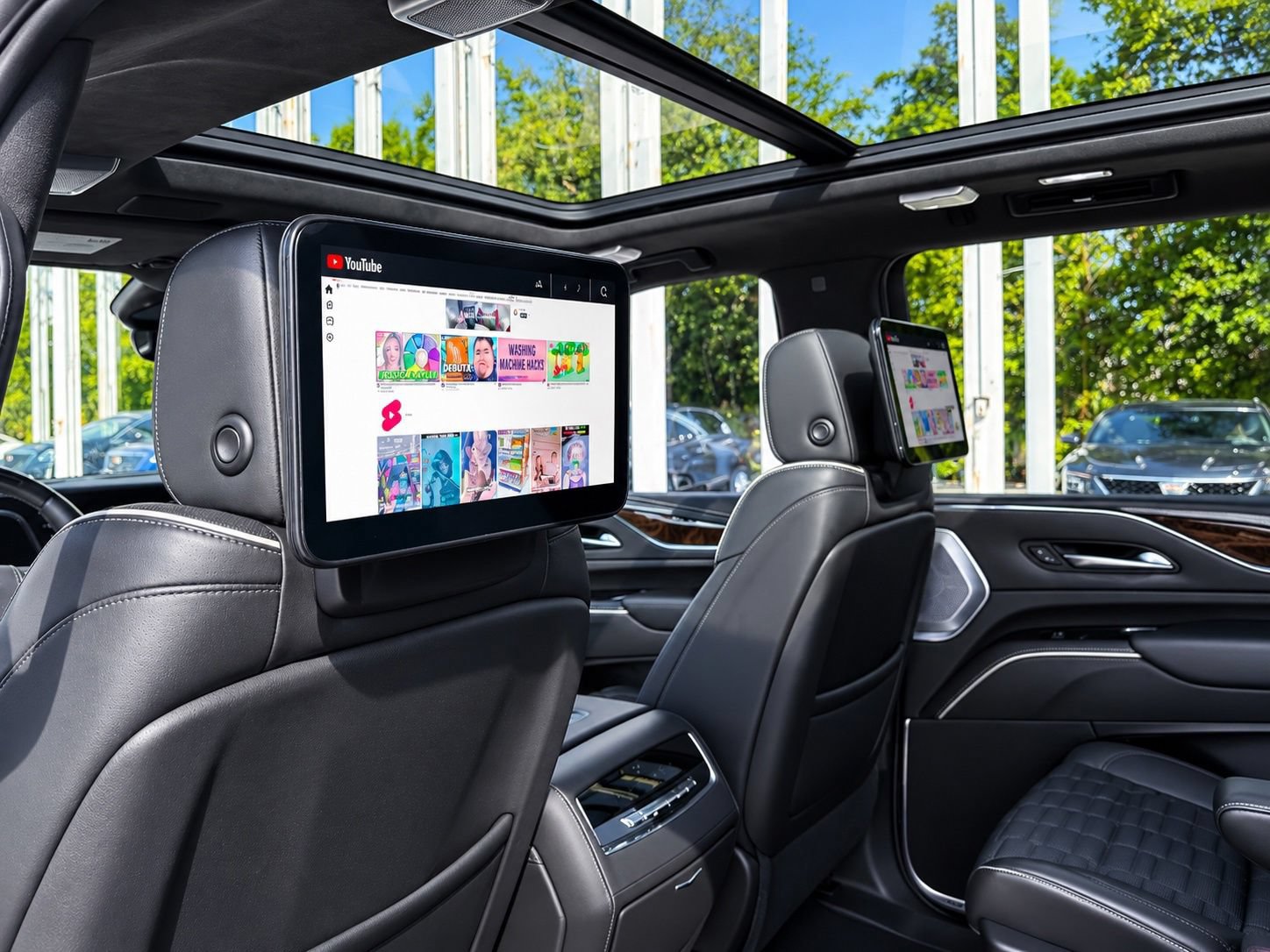 Used 2023 Cadillac Escalade ESV Premium Luxury Platinum w/ LPO, Radiant Package AWD/4WD image 11