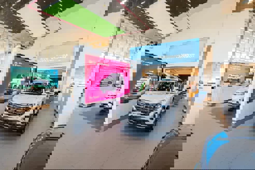 Certified 2025 Volkswagen Atlas Cross Sport SEL Premium R-Line image 5