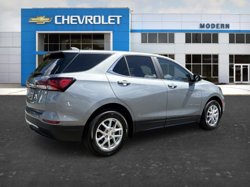Used 2024 Chevrolet Equinox LT w/ LPO, Floor Liner Package FWD image 5