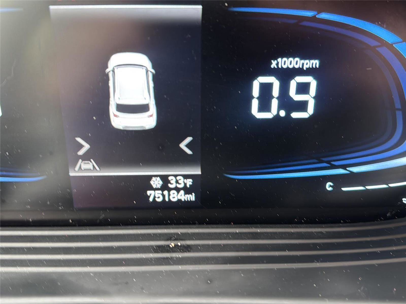 Used 2023 Hyundai Venue SEL w/ Cargo Package image 17