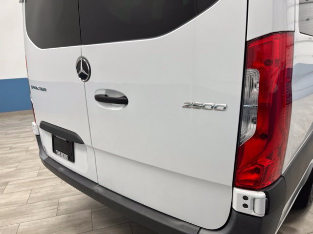 Used 2025 Mercedes-Benz Sprinter 2500 image 30