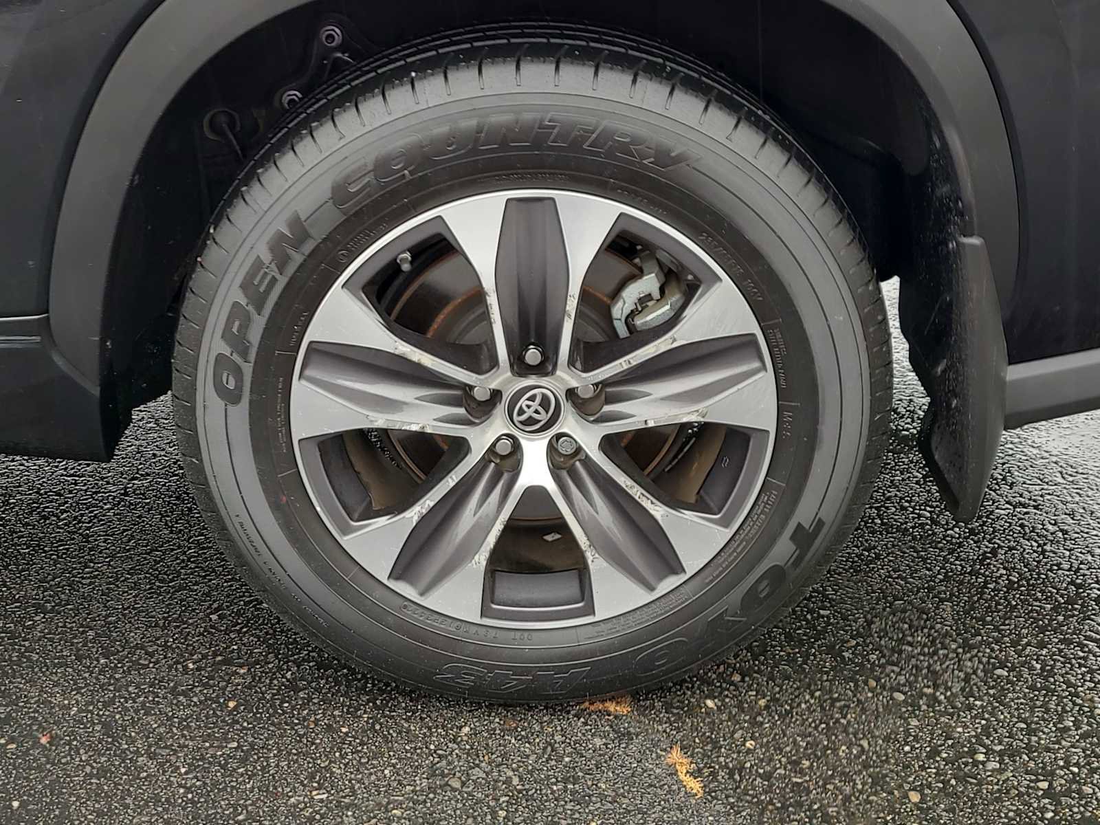 Used 2022 Toyota Highlander XLE image 16