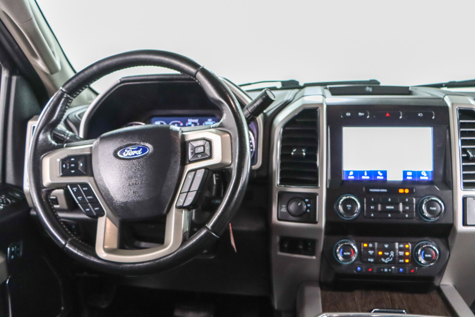 Used 2021 Ford F250 Lariat w/ Lariat Value Package AWD/4WD image 18